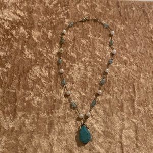 Pear and turquoise neck less